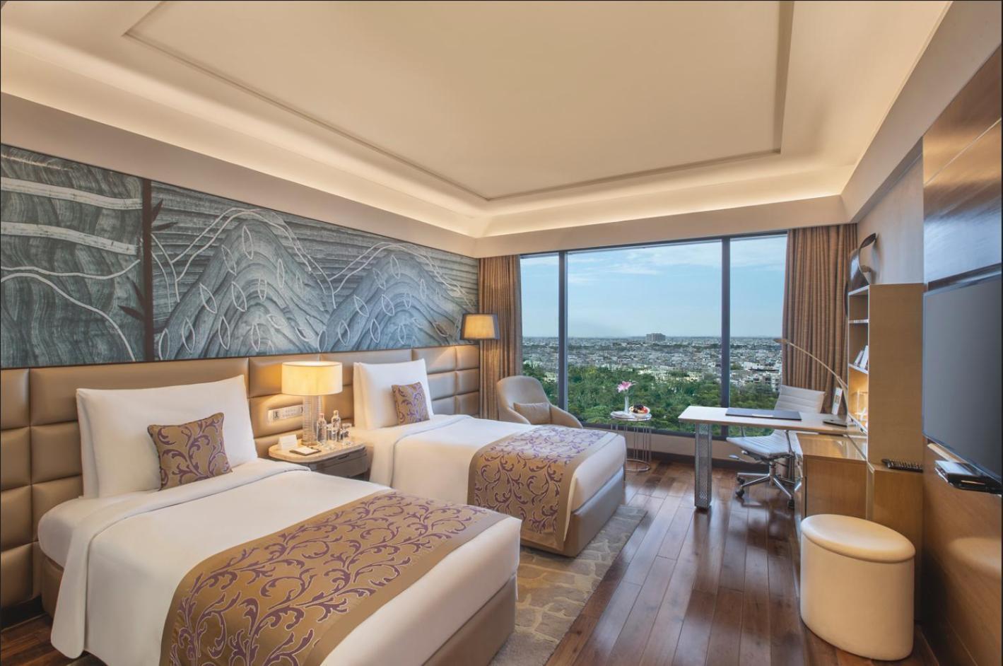 The Leela Ambience Convention Hotel Delhi Nowe Delhi Zewnętrze zdjęcie