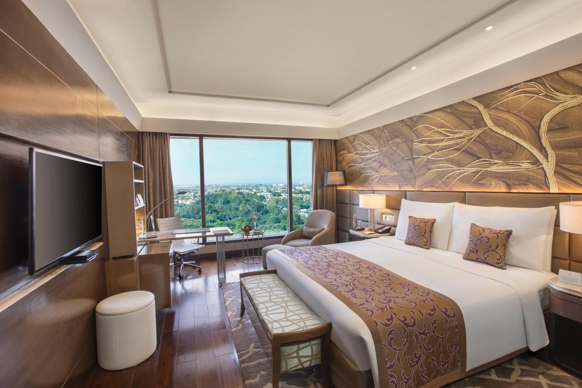 The Leela Ambience Convention Hotel Delhi Nowe Delhi Zewnętrze zdjęcie