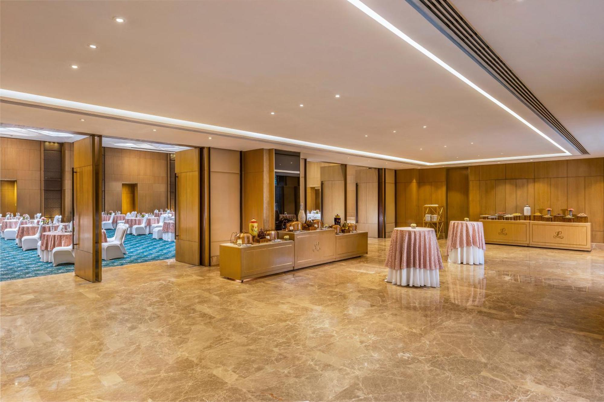 The Leela Ambience Convention Hotel Delhi Nowe Delhi Zewnętrze zdjęcie The Grand Ballroom
