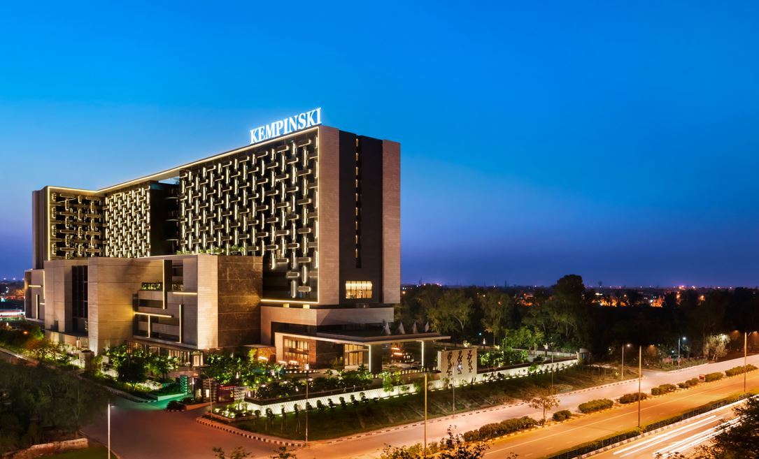 The Leela Ambience Convention Hotel Delhi Nowe Delhi Zewnętrze zdjęcie The Kempinski Hotel, Islamabad